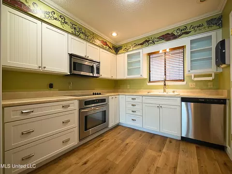 4 Live Oak Ct, Diamondhead, MS 39525 photo 8