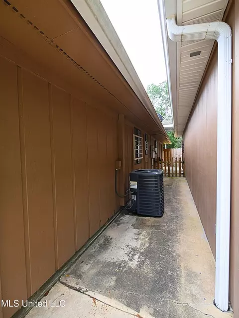 4 Live Oak Ct, Diamondhead, MS 39525 photo 23