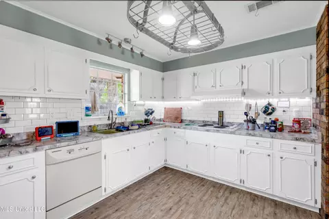 617 S Forest Ave, Long Beach, MS 39560 photo 11