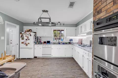 617 S Forest Ave, Long Beach, MS 39560 photo 10