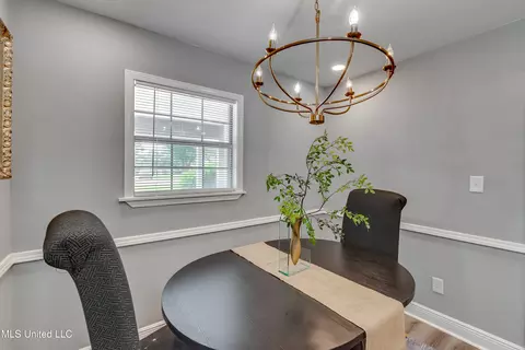 Dining - 148 Thousand Oaks Cir, Jackson, MS 39212 photo 2 of 3