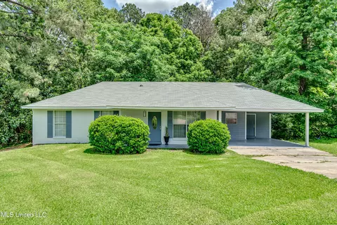 148 Thousand Oaks Cir, Jackson, MS 39212