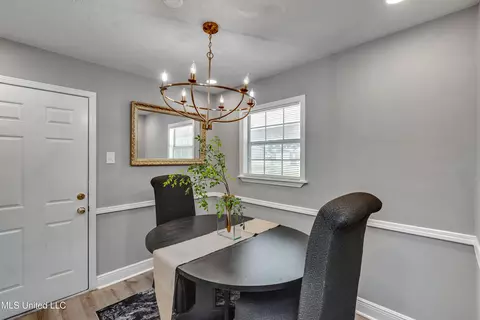 Dining - 148 Thousand Oaks Cir, Jackson, MS 39212 photo 1 of 3