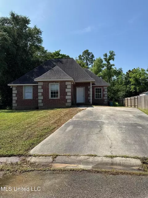 3 Laudeac Ct, Pass Christian, MS 39571
