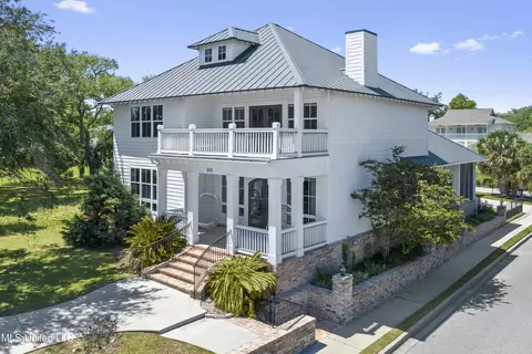 800 E Beach Blvd, Gulfport, MS 39501