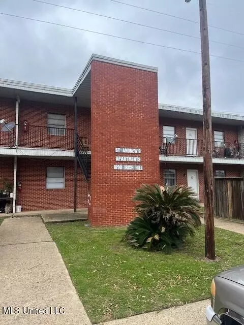 1090 Irish Hill Dr, Biloxi, MS 39530