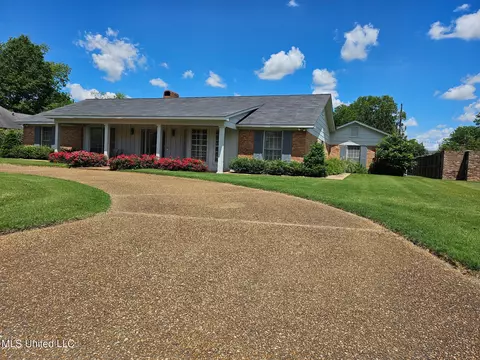 719 Sumner Ave, Greenwood, MS 38930