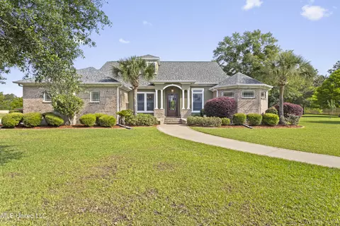 12240 S Lake Forest Dr, Gulfport, MS 39503