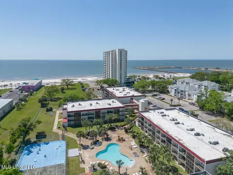 2046 Beach Blvd #B216, Biloxi, MS 39531