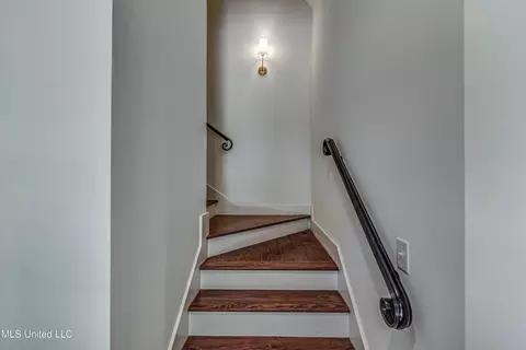 Entry Way - 102 Silverleaf Dr, Madison, MS 39110 photo 4 of 4