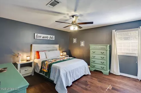 Bedroom - 5346 Balmoral Dr, Jackson, MS 39211 photo 1 of 3