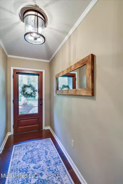 Entry Way - 5346 Balmoral Dr, Jackson, MS 39211 photo 1 of 1
