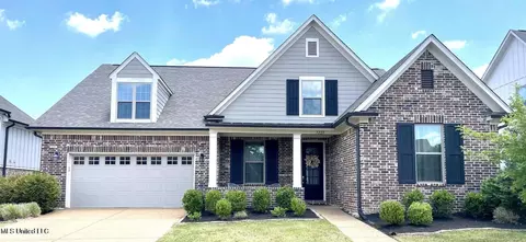 7228 Edgewater Dr, Olive Branch, MS 38654