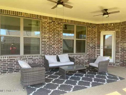 Exterior - 7228 Edgewater Dr, Olive Branch, MS 38654 photo 2 of 3