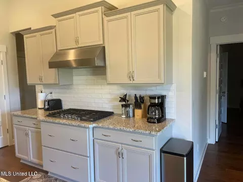 Kitchen - 7228 Edgewater Dr, Olive Branch, MS 38654 photo 4 of 4