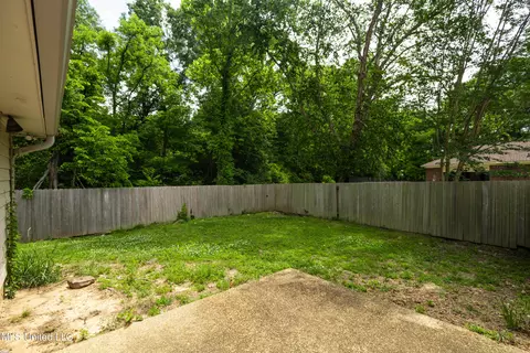 Exterior - 303 Colonial Dr, Madison, MS 39110 photo 7 of 7