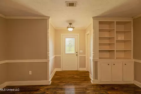 Entry Way - 303 Colonial Dr, Madison, MS 39110 photo 1 of 3