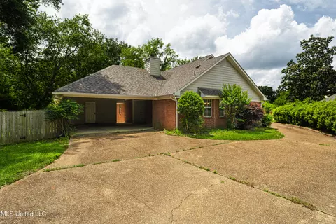 Exterior - 303 Colonial Dr, Madison, MS 39110 photo 4 of 7