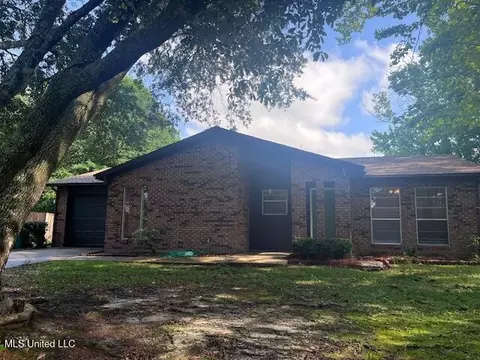 114 Yellowstone Cir, Ocean Springs, MS 39564