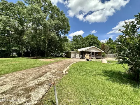 378 White Chapel Rd, Carriere, MS 39426
