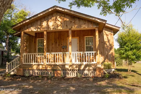 1821 19th Ave, Gulfport, MS 39501