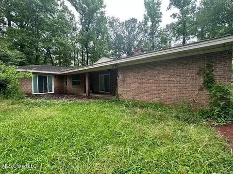 Exterior - 595 Sykes Rd, Jackson, MS 39212 photo 1 of 2
