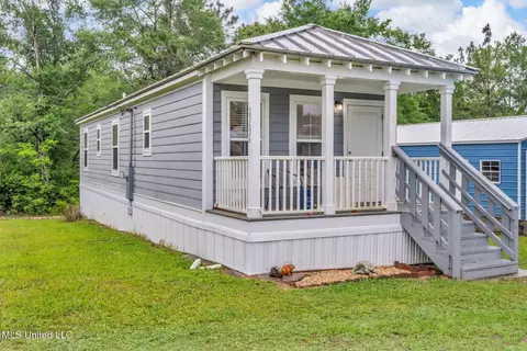 23626 Hillview Rd, Saucier, MS 39574