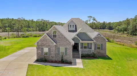 2918 Juliette Dr, Ocean Springs, MS 39564