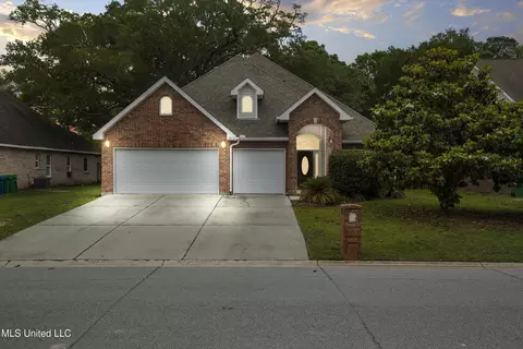2509 Rue Beaux Chenes, Ocean Springs, MS 39564