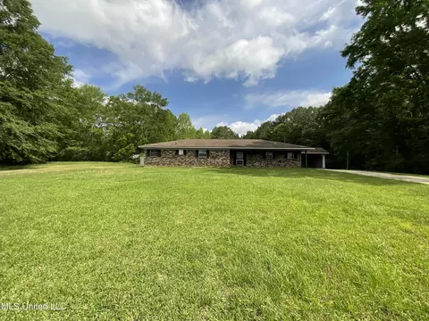 1484 Ray St, Prentiss, MS 39474