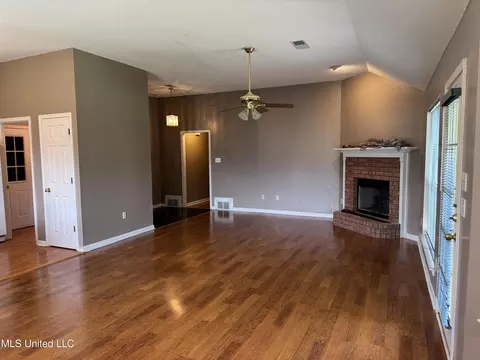 10069 Fox Chase Dr, Olive Branch, MS 38654 photo 2