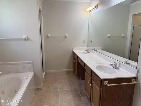 10069 Fox Chase Dr, Olive Branch, MS 38654 photo 10
