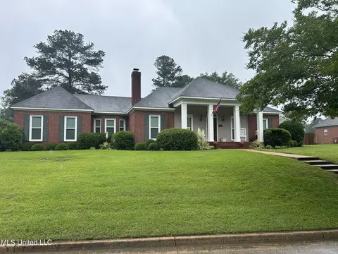 701 Treeline Dr, Brandon, MS 39042