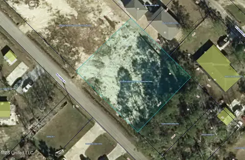 641 Fellgrass St, Waveland, MS 39576