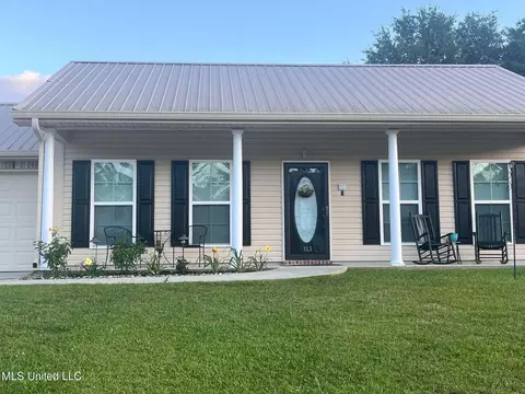 113 Mamie Cir, Picayune, MS 39466