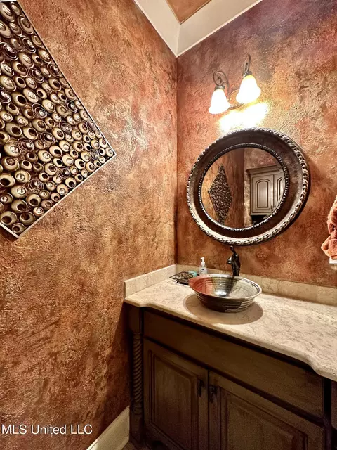 Bath - 121 Vinca Dr, Madison, MS 39110 photo 1 of 7