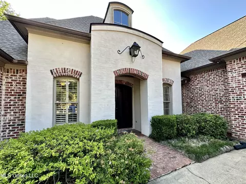 Exterior - 121 Vinca Dr, Madison, MS 39110 photo 2 of 6