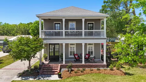 118 W Fourth St, Long Beach, MS 39560