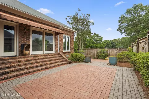 Exterior - 231 Bayview Dr, Madison, MS 39110 photo 2 of 8