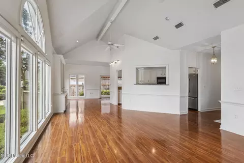 Living - 231 Bayview Dr, Madison, MS 39110 photo 4 of 5
