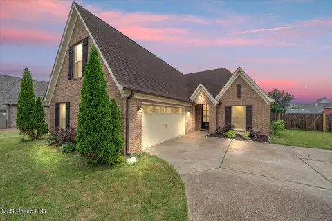 4258 Ridgemont Rd, Olive Branch, MS 38654 photo 1