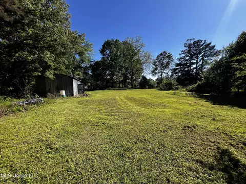 Exterior - 4595 Lucius Taylor Rd, Como, MS 38619 photo 3 of 9