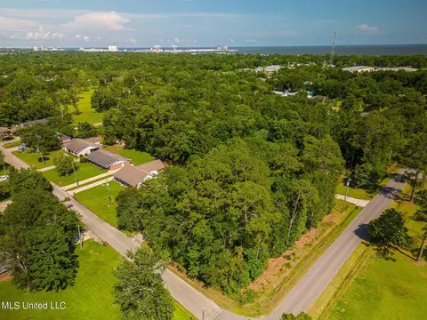 N Wright Avenue, Long Beach, MS 39560