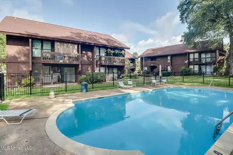 138 Molokai Vlg #J, Diamondhead, MS 39525