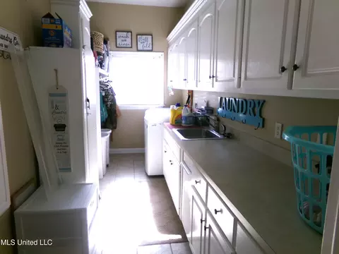 1215 Parks Pl, Byram, MS 39272 photo 14