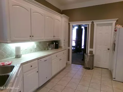 1215 Parks Pl, Byram, MS 39272 photo 24