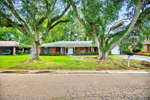 6675 Franklin Roosevelt Dr, Jackson, MS 39213