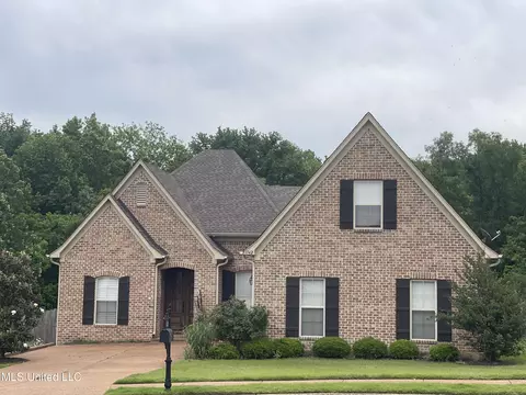 1742 Robertson Place Dr, Hernando, MS 38632