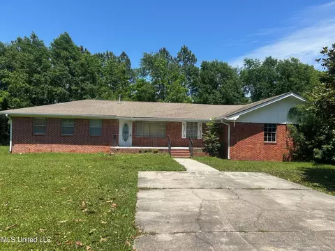 916 Camp Four Jacks Rd, Biloxi, MS 39532