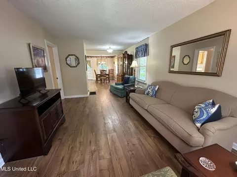 381 W Robinson St, Hernando, MS 38632 photo 3